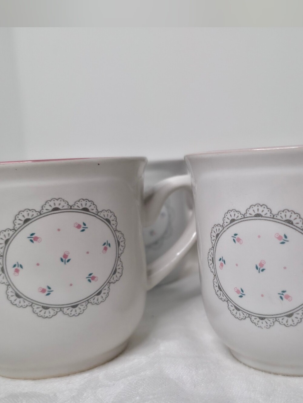 Vintage Japan Victoriana Stoneware Coffee Mugs Set 4 Cottagecore